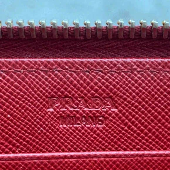 PRADA WALLET POUCHETTE